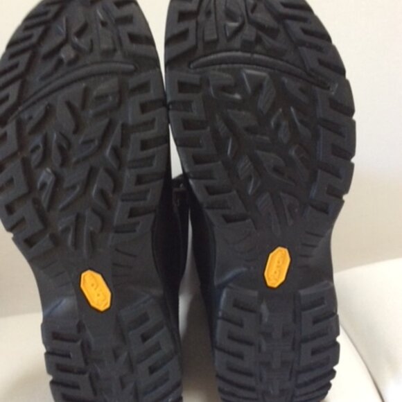 NWT & BOX UGG BUTTE MENS Size 9 - Picture 3 of 7